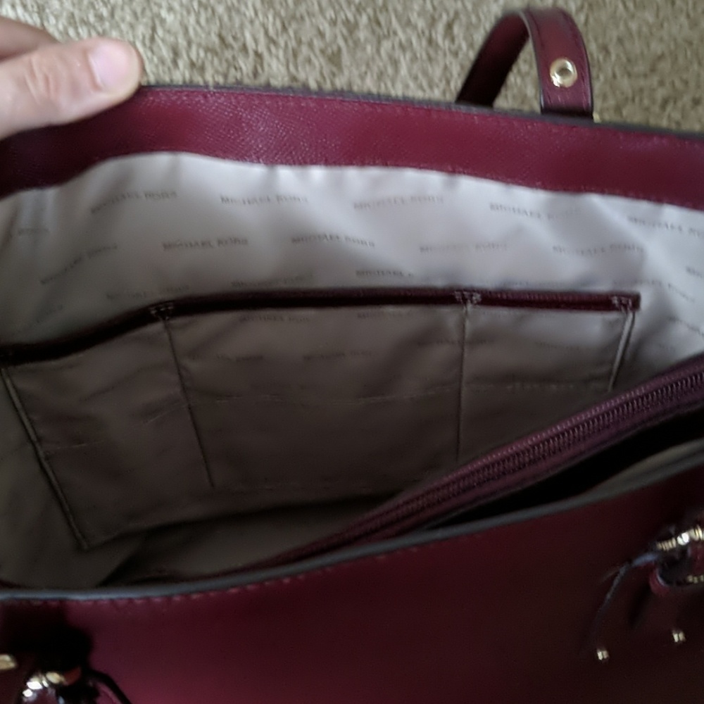 Michael Kors Leather Tote/Purse - Picture 6 of 8